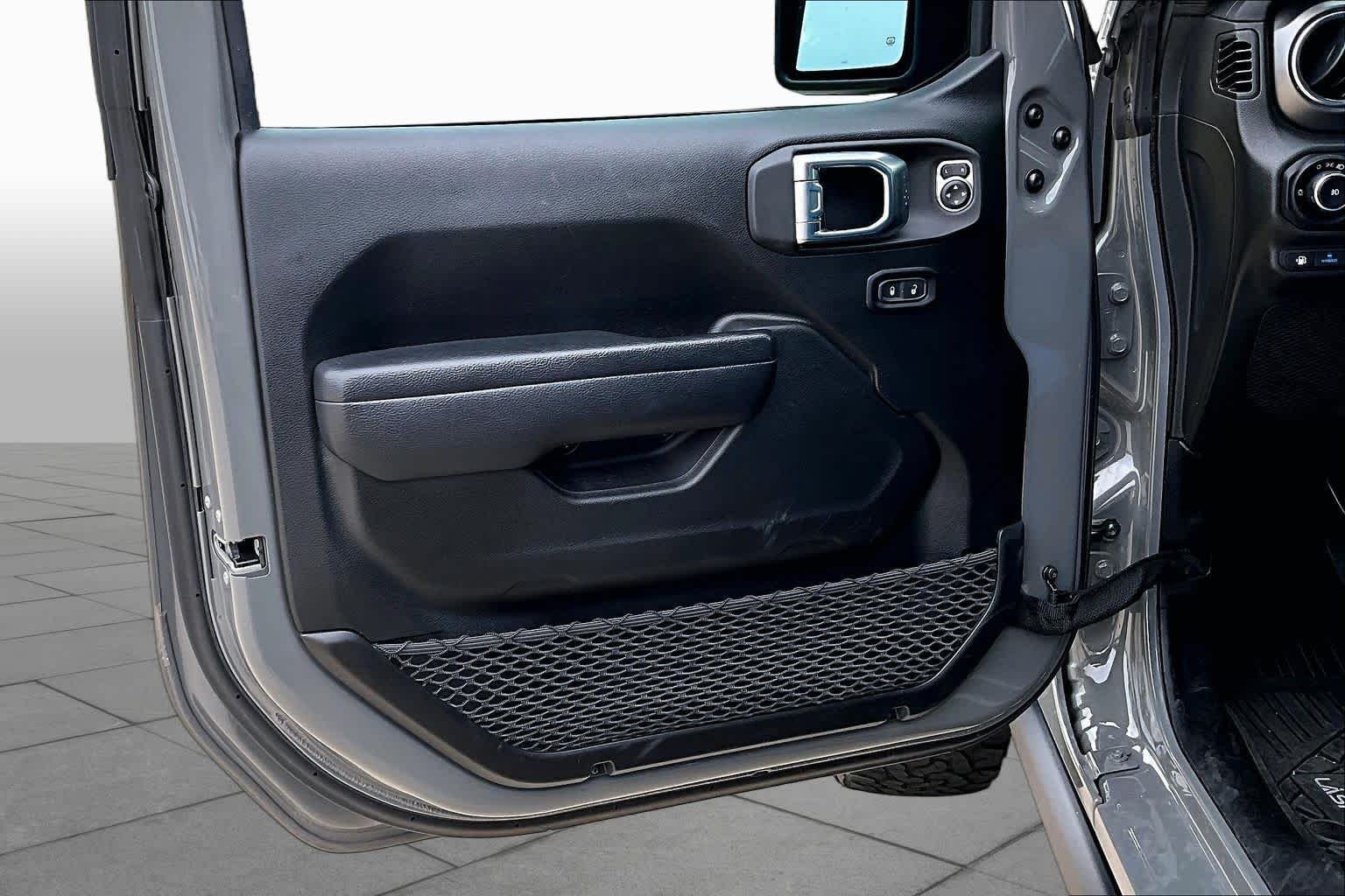 Used 2023 Sting-Gray Clearcoat Jeep Rubicon image 19