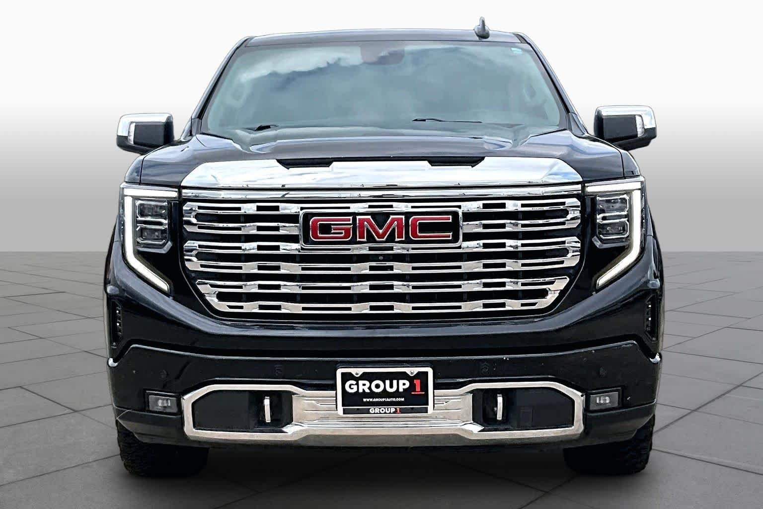 Used 2022 Onyx Black GMC Denali image 4