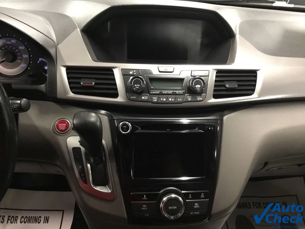 Used 2015 Silver Honda EX-L image 47