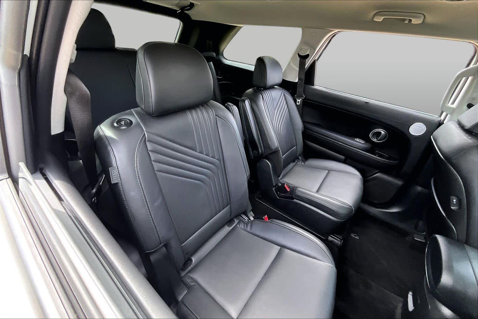 Used 2026 Creamy White Pearl Hyundai SEL 7P image 19