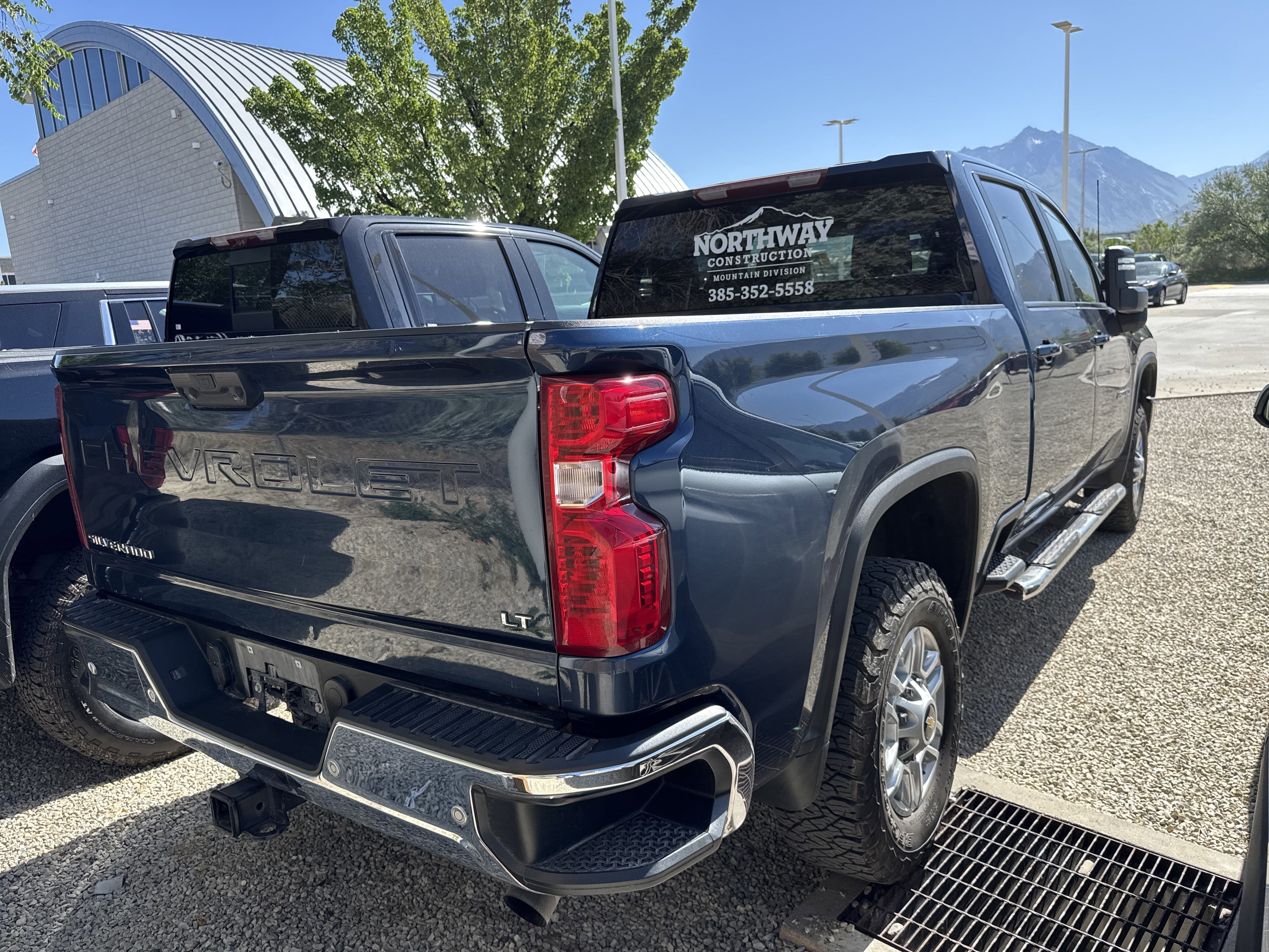 Used 2022 Northsky Blue Metallic Chevrolet LT image 5