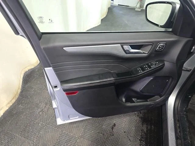 Used 2024  Ford Platinum image 12