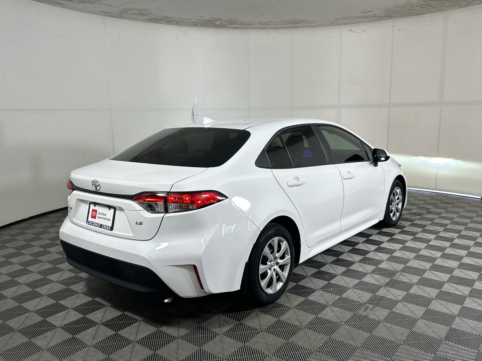 Certified Used 2025 Ice Toyota LE image 3