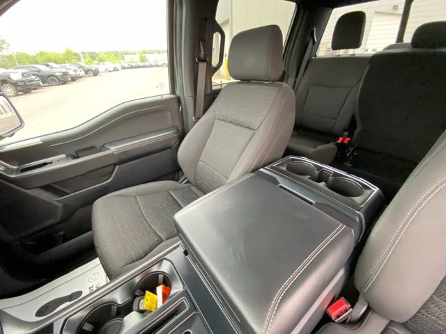Used 2024 Gray Metallic Ford XLT image 12