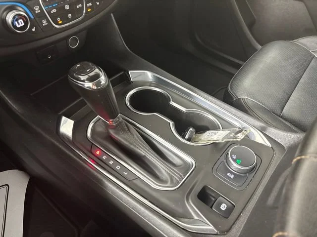 Used 2018 SUMMIT WHITE Chevrolet LT Cloth image 41