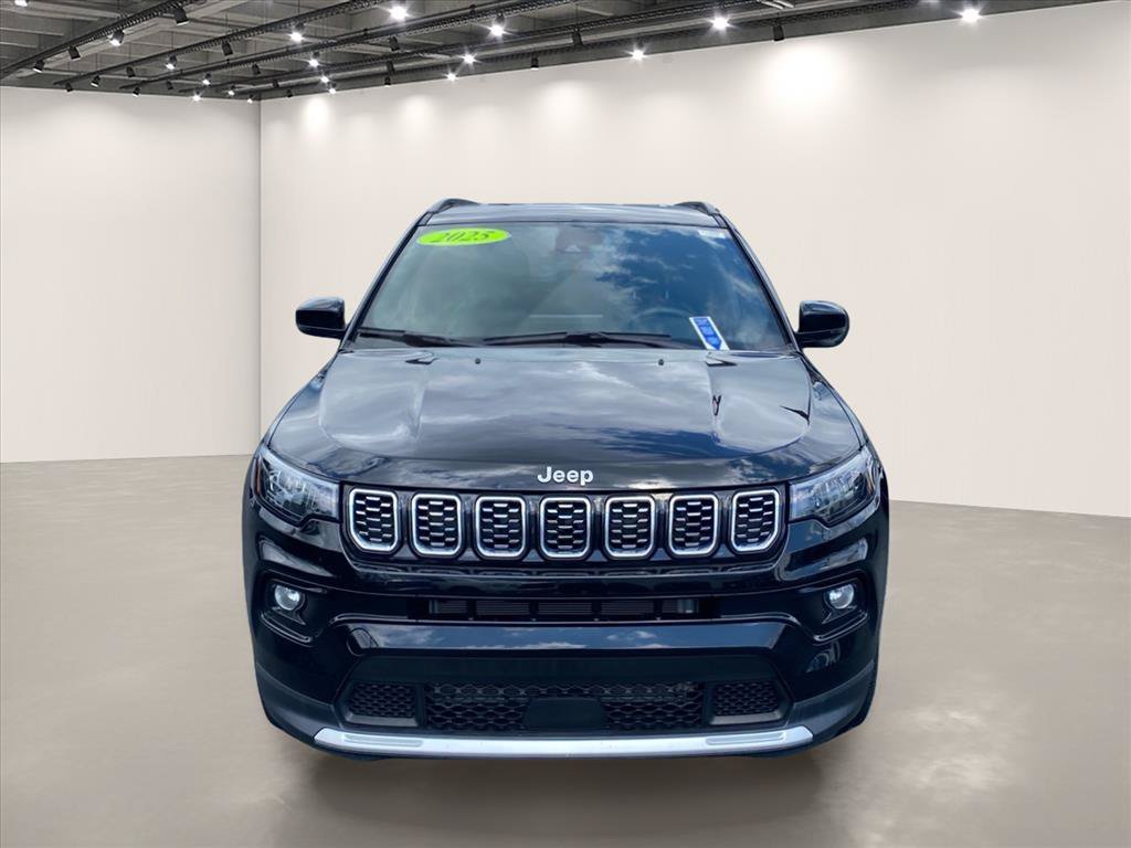 Used 2025 Diamond Black Crystal Pearlcoat Jeep Limited image 2