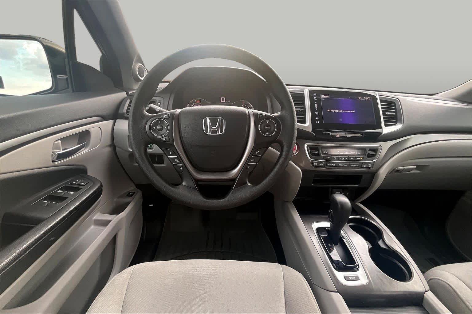 Used 2017  Honda EX image 6