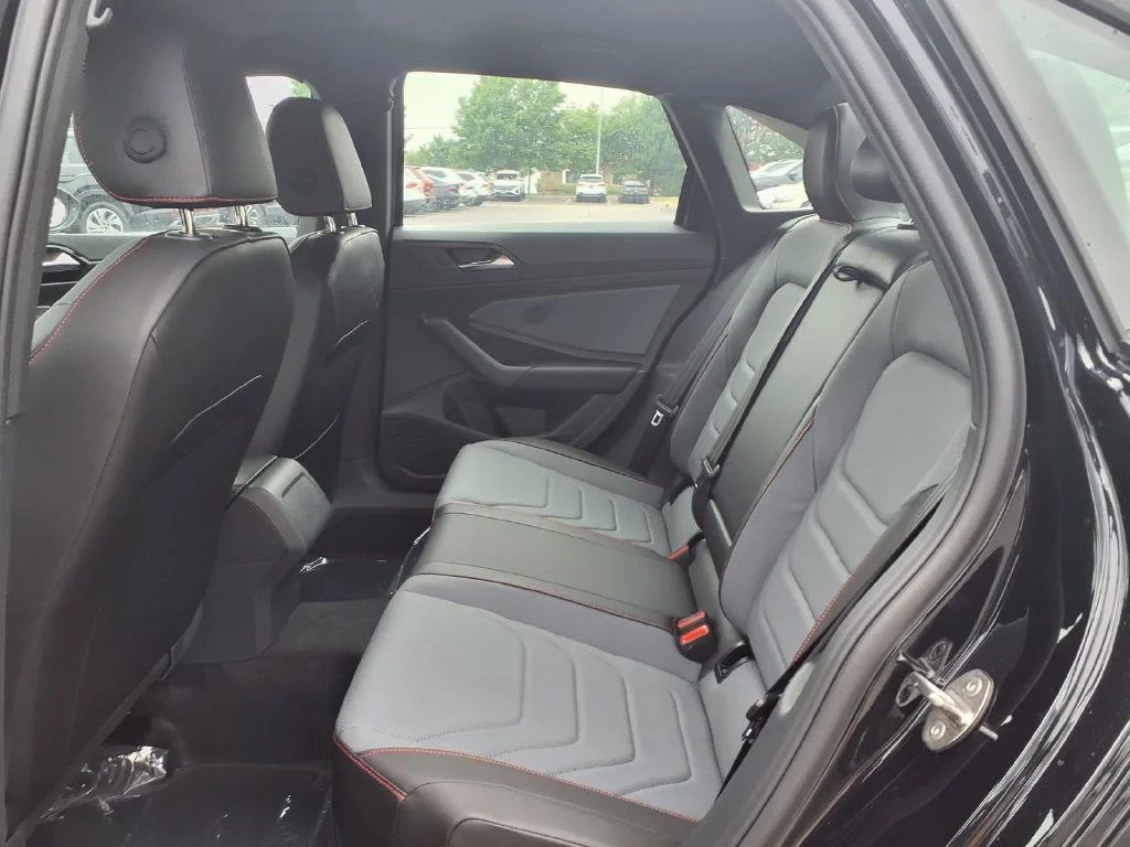 New 2026 Deep Black Pearl Volkswagen 2.0T Autobahn image 21
