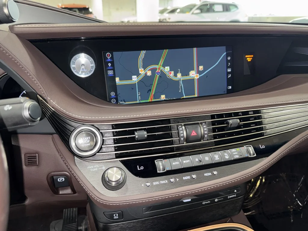 Used 2019 White Lexus 500 Base image 26
