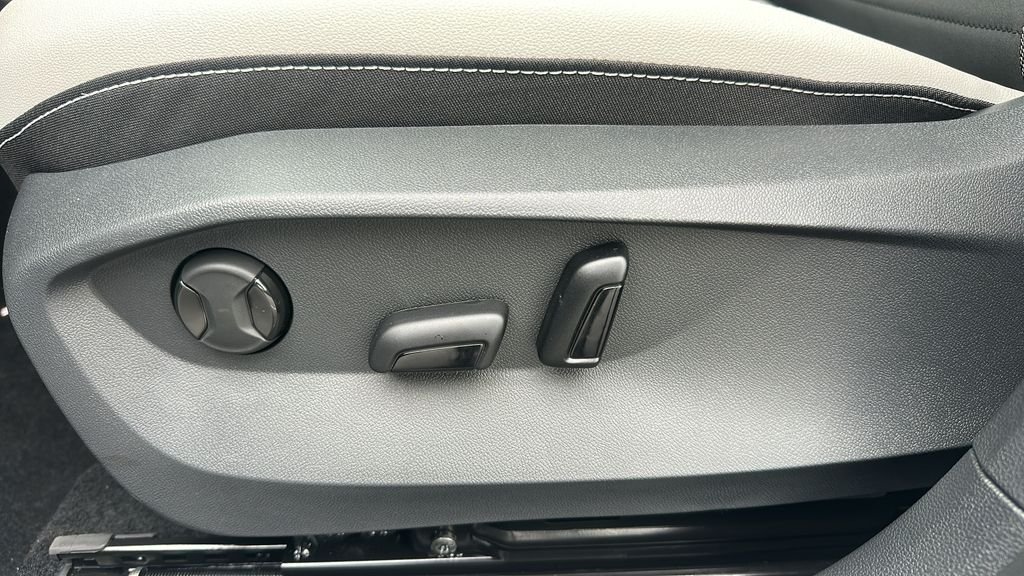 New 2026 Monument Gray Volkswagen 1.5T SE image 23
