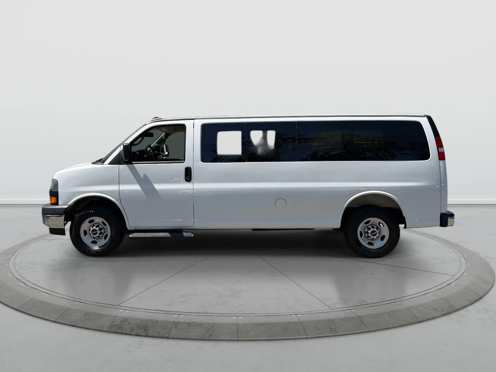 Used 2025 White GMC LT image 4