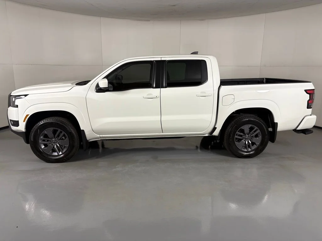 New 2026 Glacier White Nissan Crew Cab SV image 5