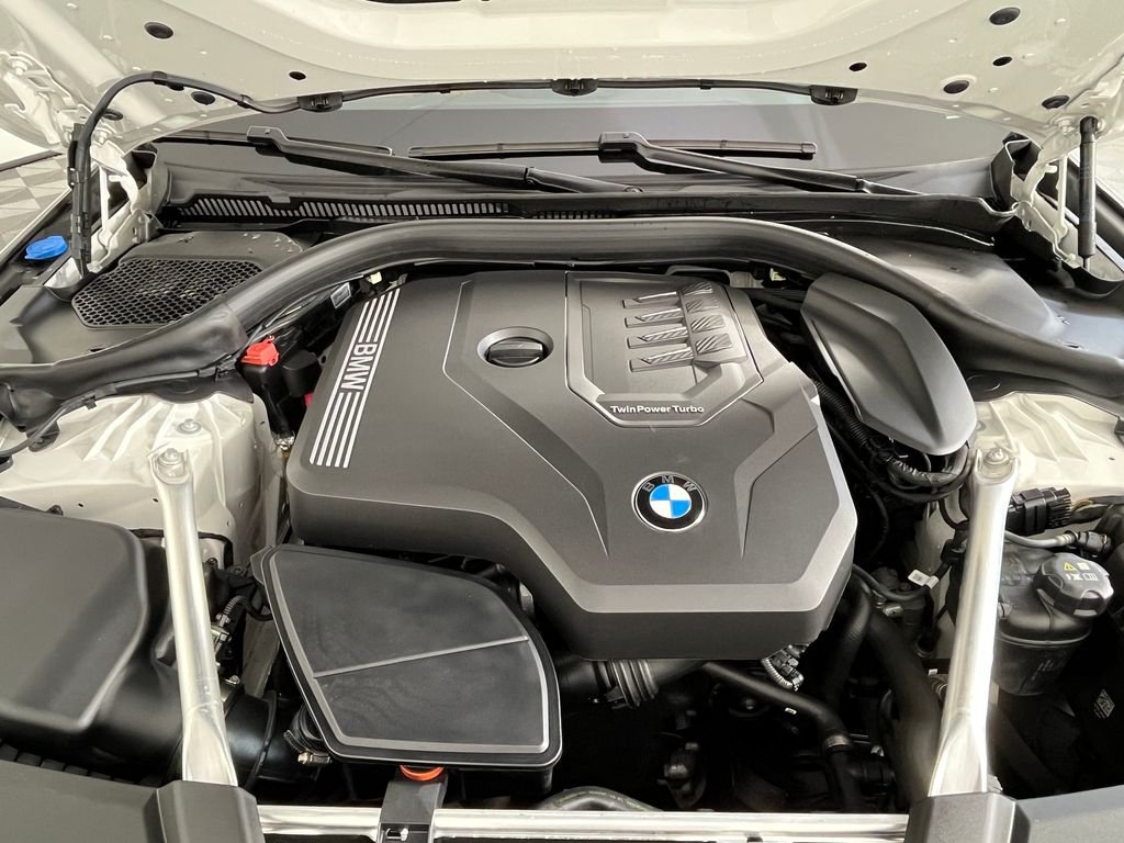 Used 2023 White BMW 530i xDrive image 18