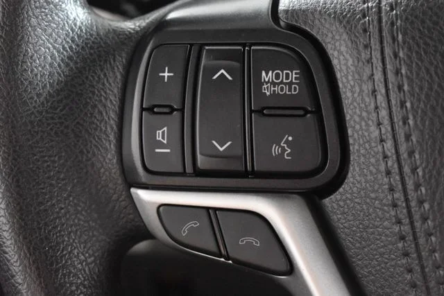 Used 2019 Gray Toyota LE image 22