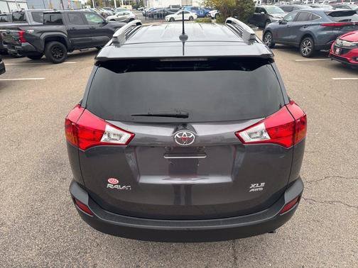 Used 2015 Gray Toyota XLE image 6