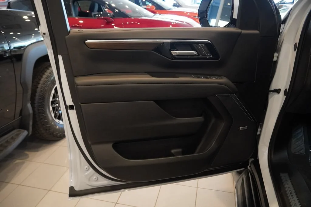 New 2026 Polar White Tricoat Chevrolet High Country image 22