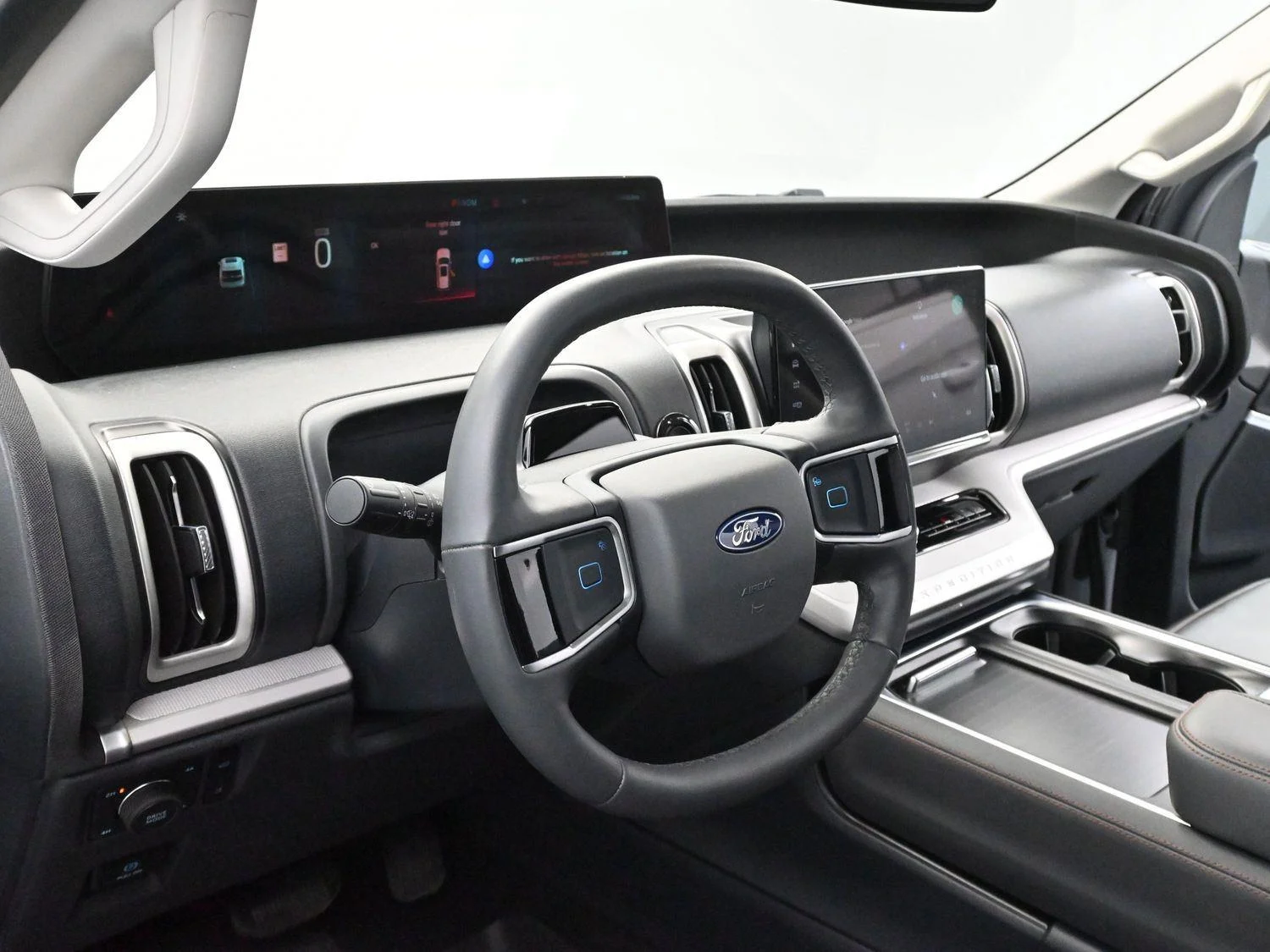 Used 2025 Space Silver Metallic Ford Active image 13