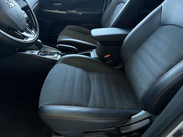 Used 2025 Gray Mitsubishi 2.0 SE image 22