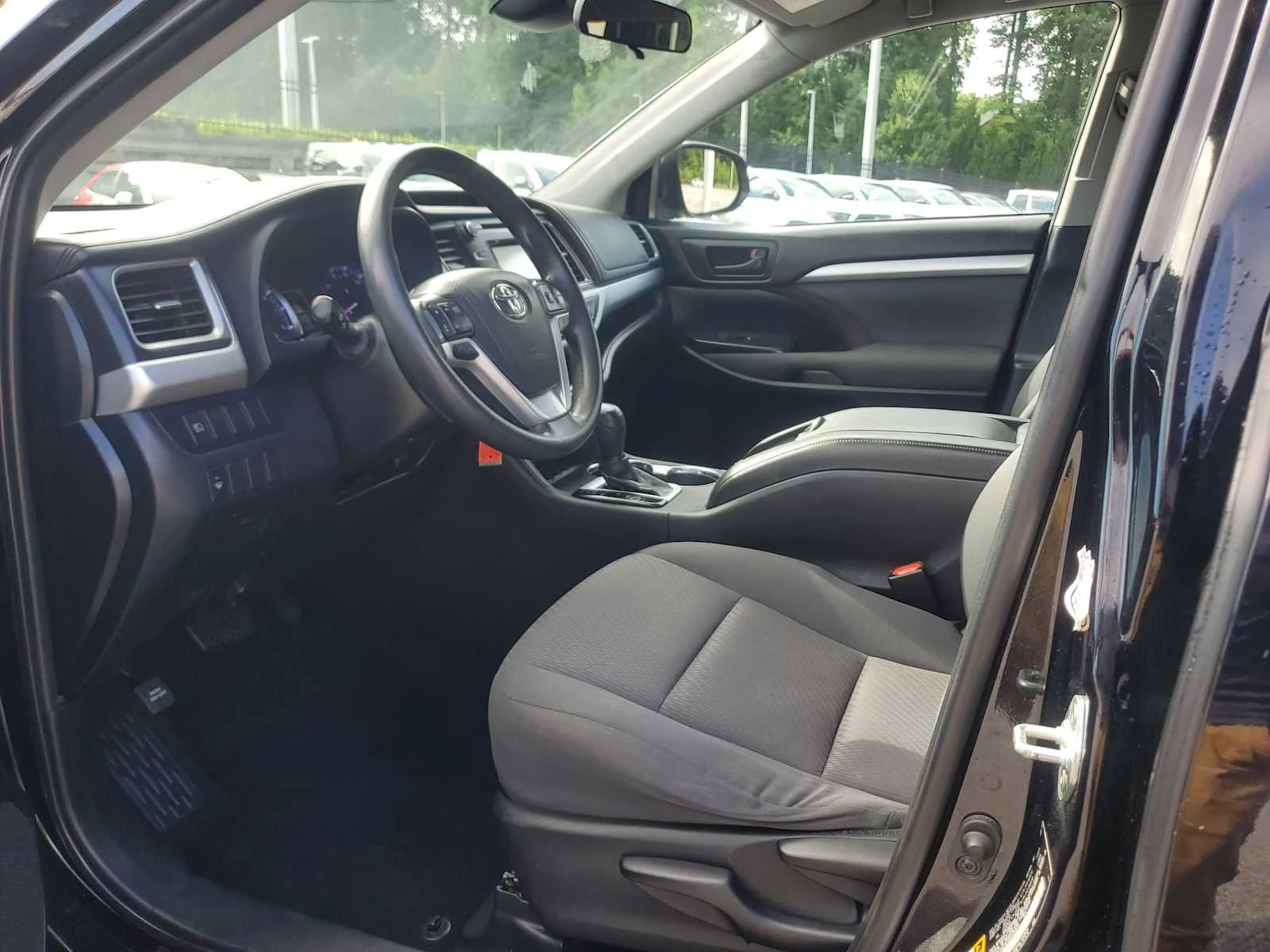 Used 2019 Midnight Black Metallic Toyota LE image 16