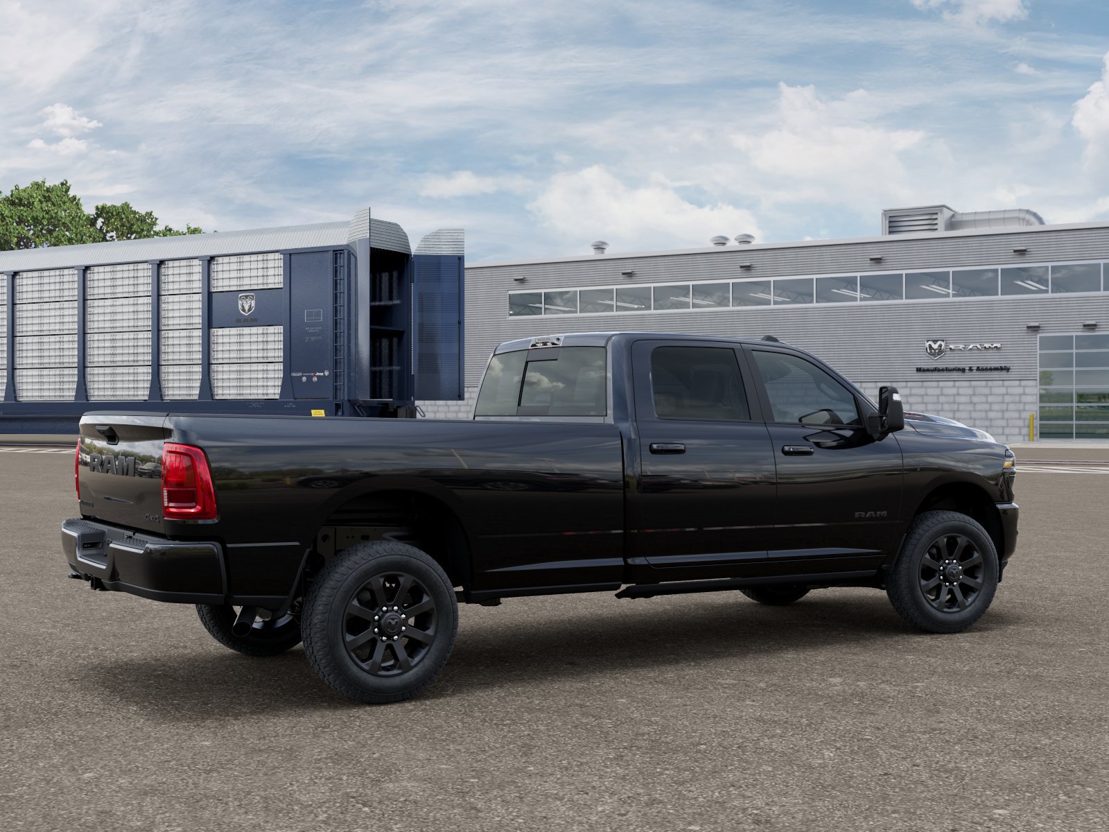 New 2026 Diamond Black Crystal Pearl-Coat Exterior Paint RAM Laramie image 30
