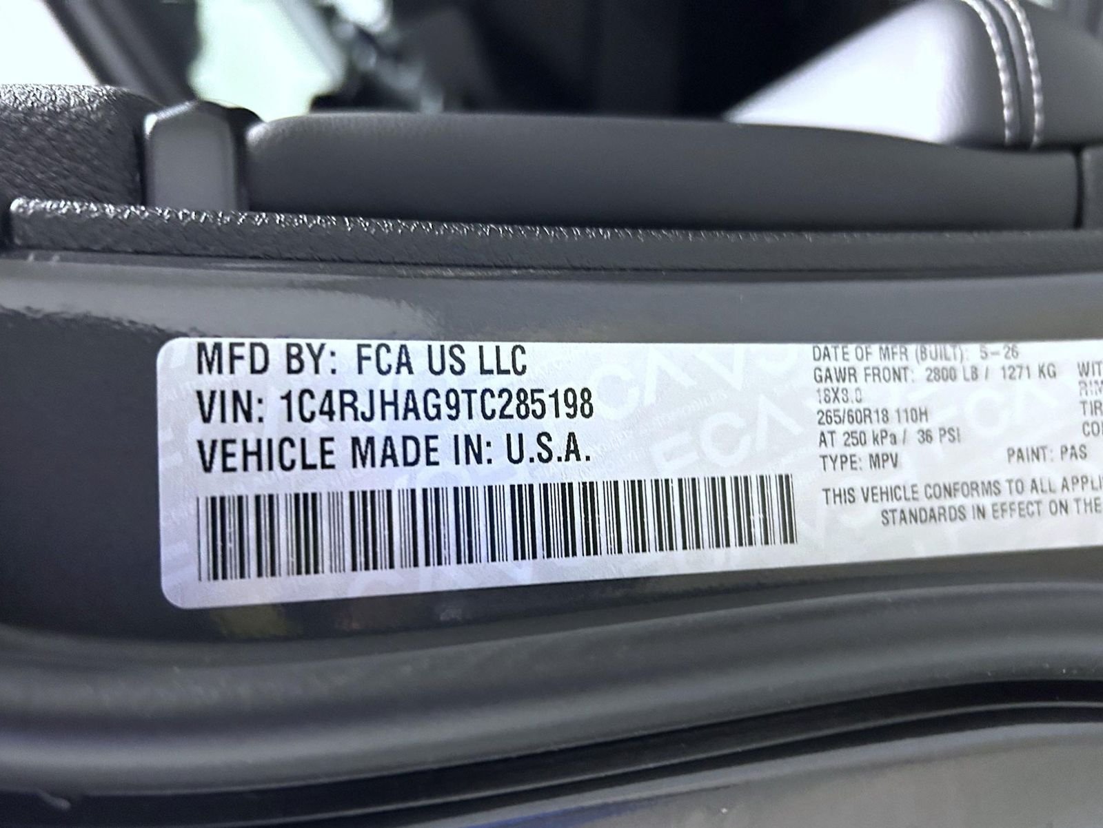 New 2026 Baltic Gray Metallic Clear-Coat Exterior Paint Jeep Laredo X image 25