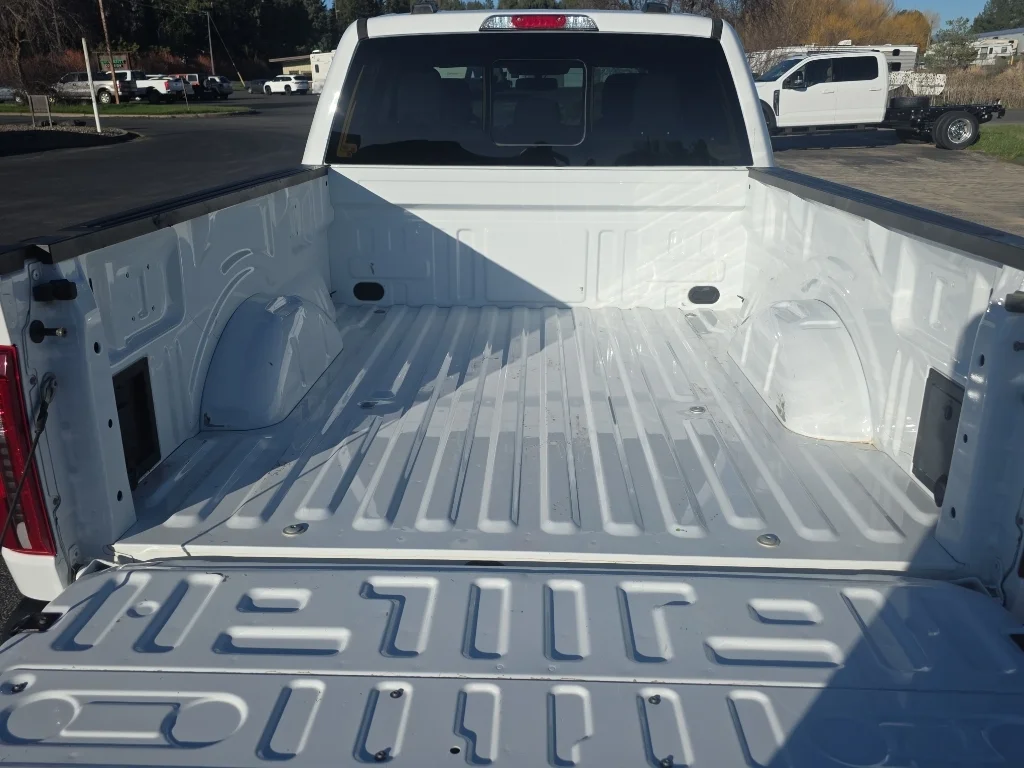 Used 2024 Oxford White Ford XLT image 12