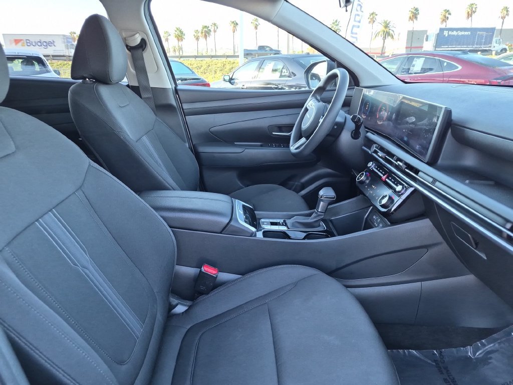 Used 2025 Silver Hyundai SEL image 31