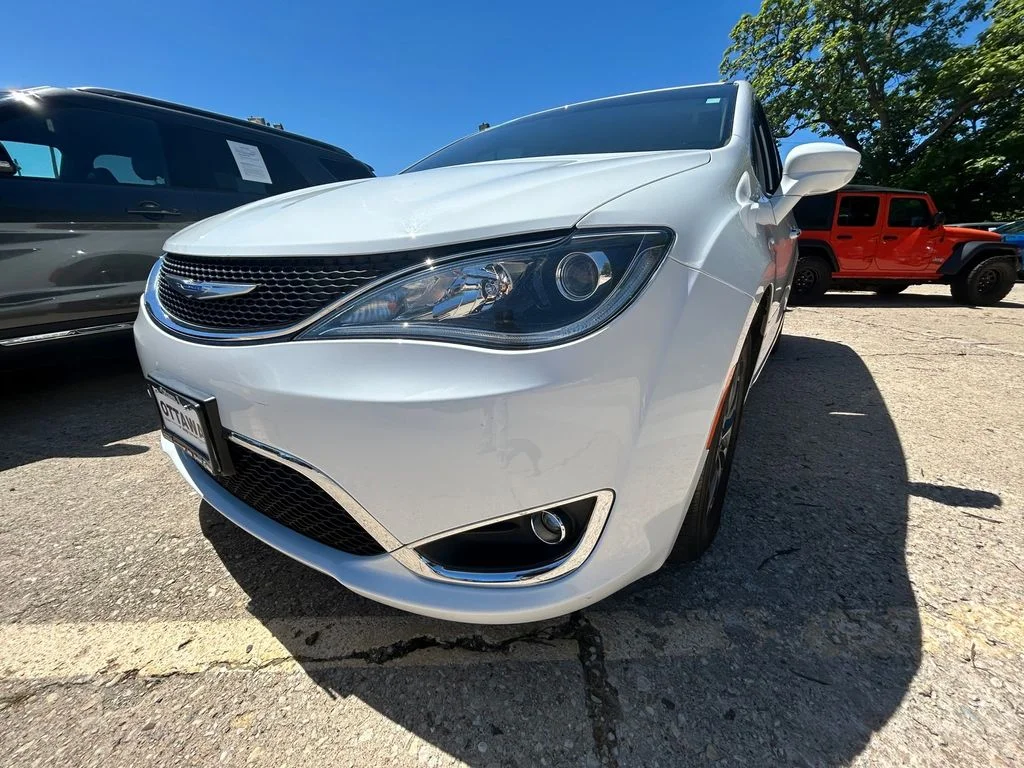Used 2020 White Chrysler Touring L Plus image 3