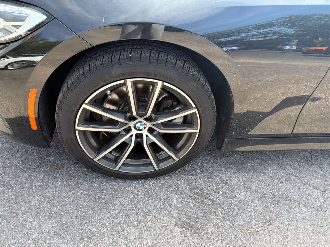 Used 2022 Black BMW xDrive image 9