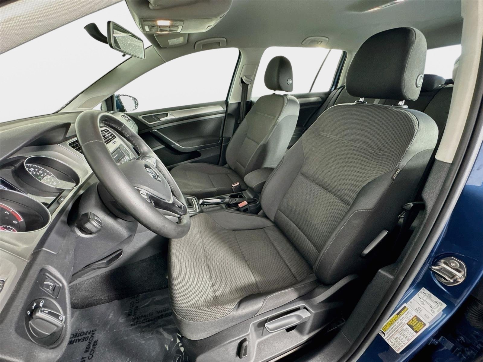 Used 2017 Silk Blue Metallic Volkswagen S image 11