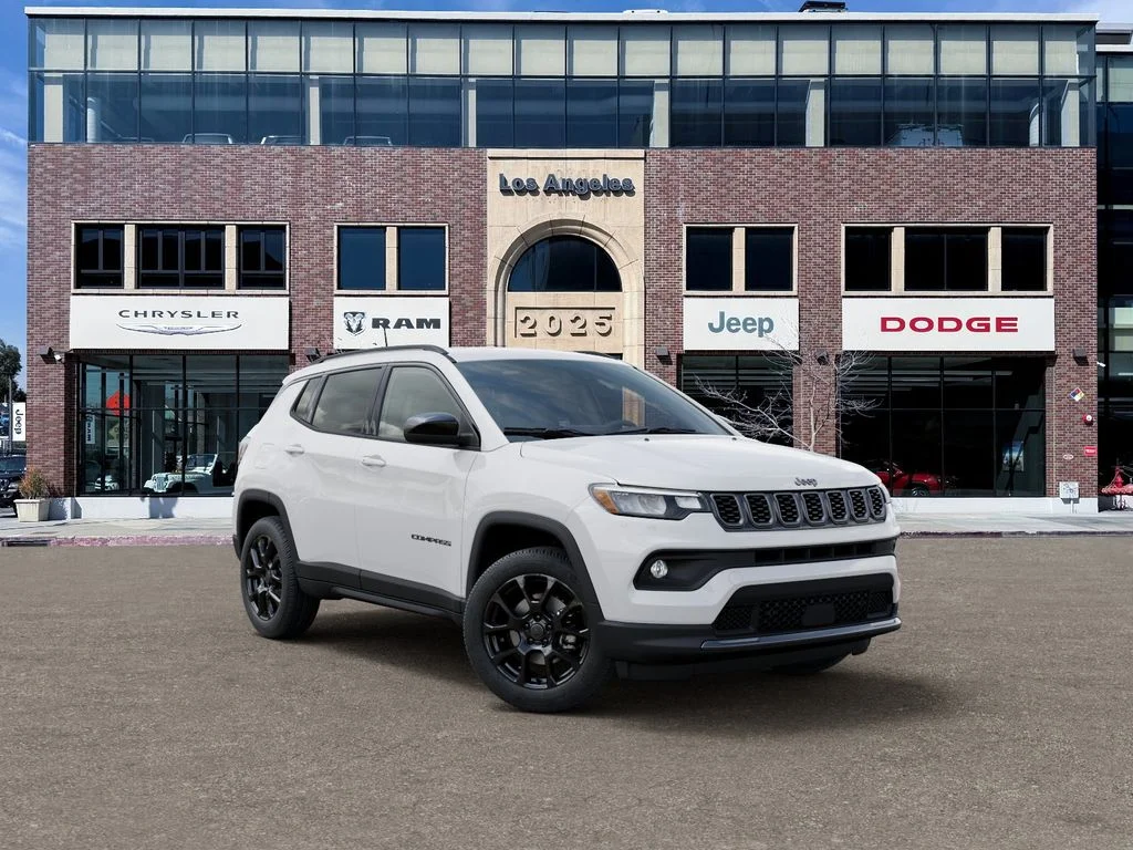 New 2026 Bright White Clearcoat Jeep Latitude image 5