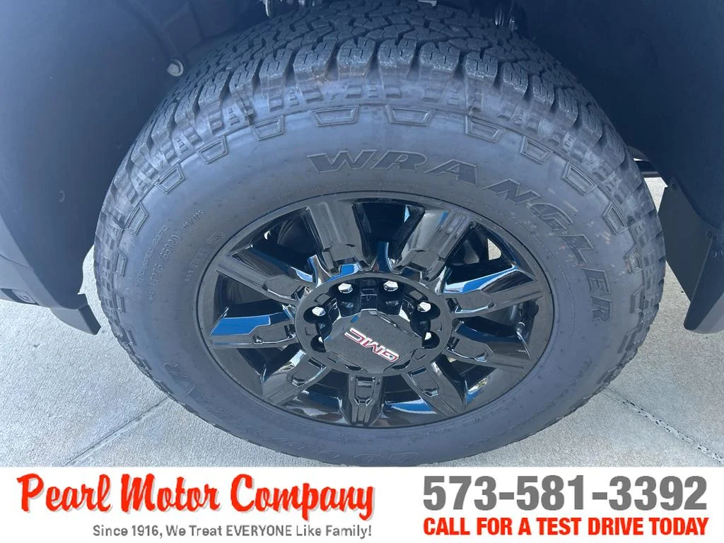 2026 GMC Sierra 2500HD AT4 - Photo 9