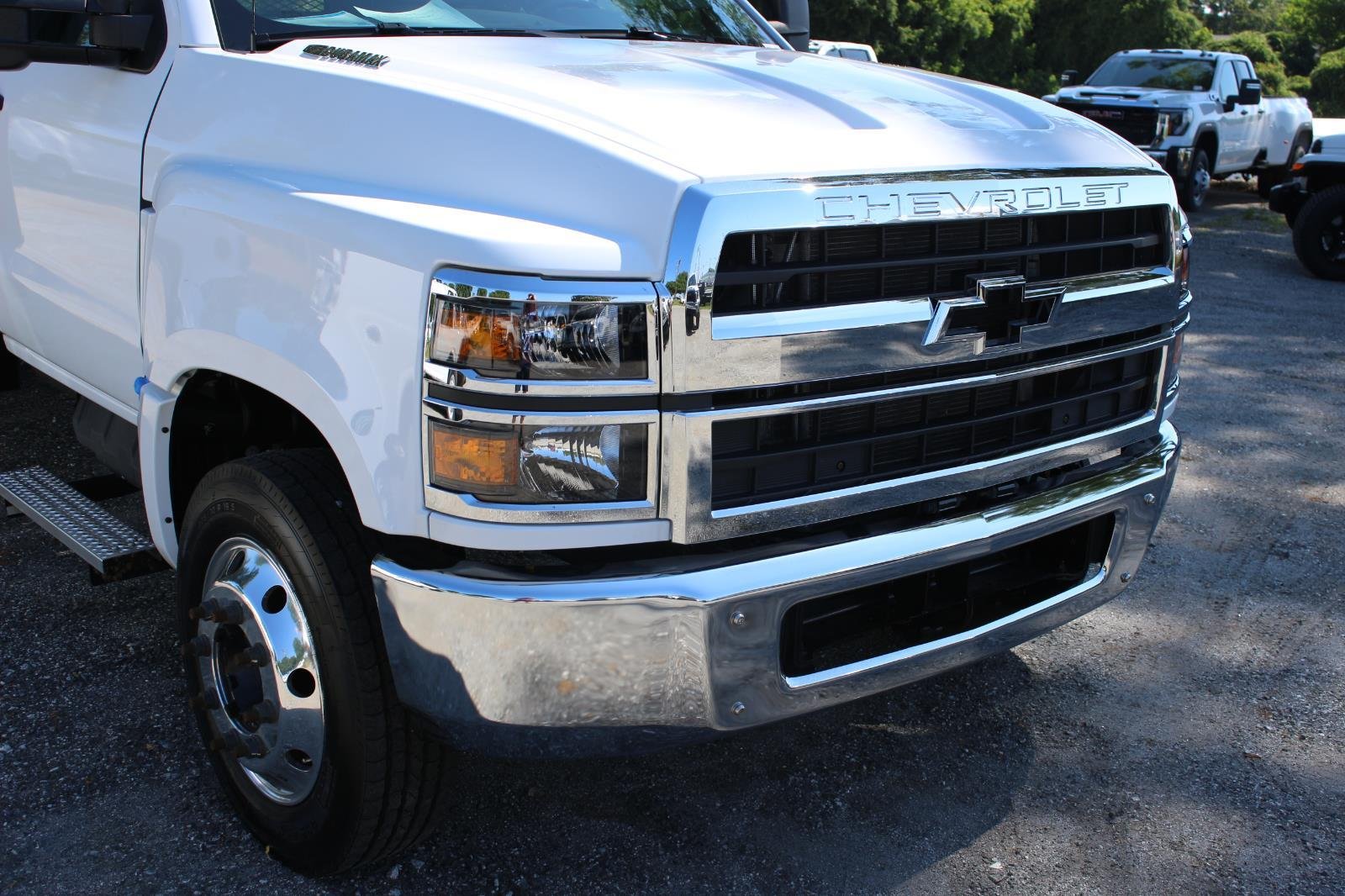 Used 2024 Summit White Chevrolet Work Truck image 9