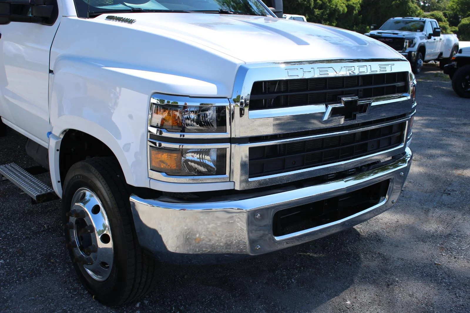 Used 2024 Summit White Chevrolet Work Truck image 9