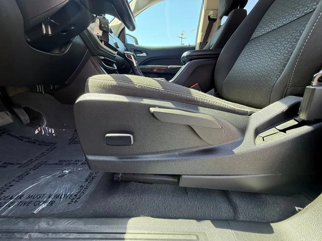 Used 2022 SUMMIT WHITE GMC 4WD Elevation image 32