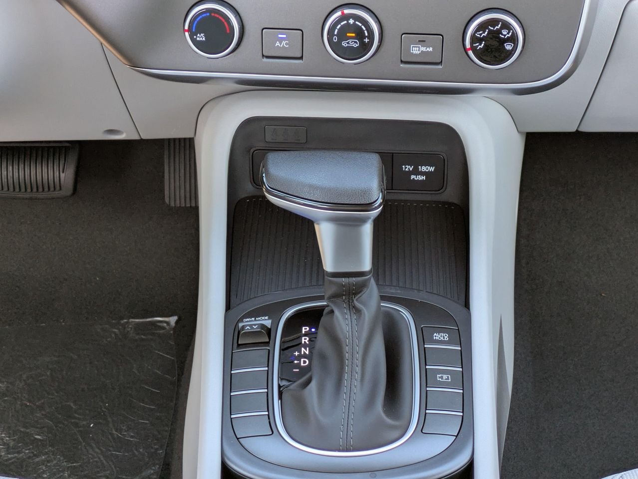 New 2027 Atlas White Hyundai SE FWD image 17