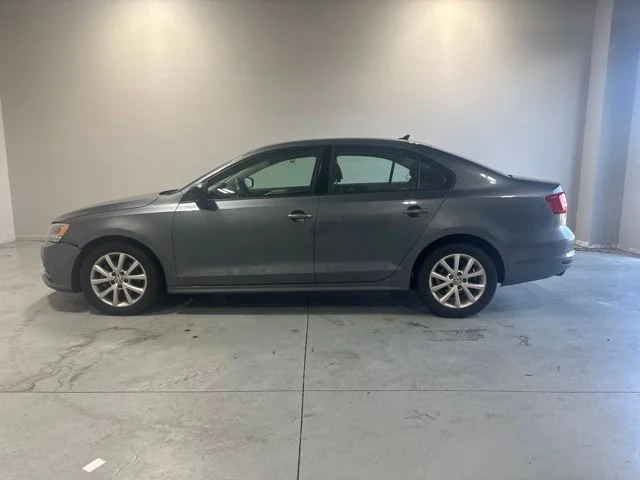 Used 2015 Gray Volkswagen 1.8T SE image 10