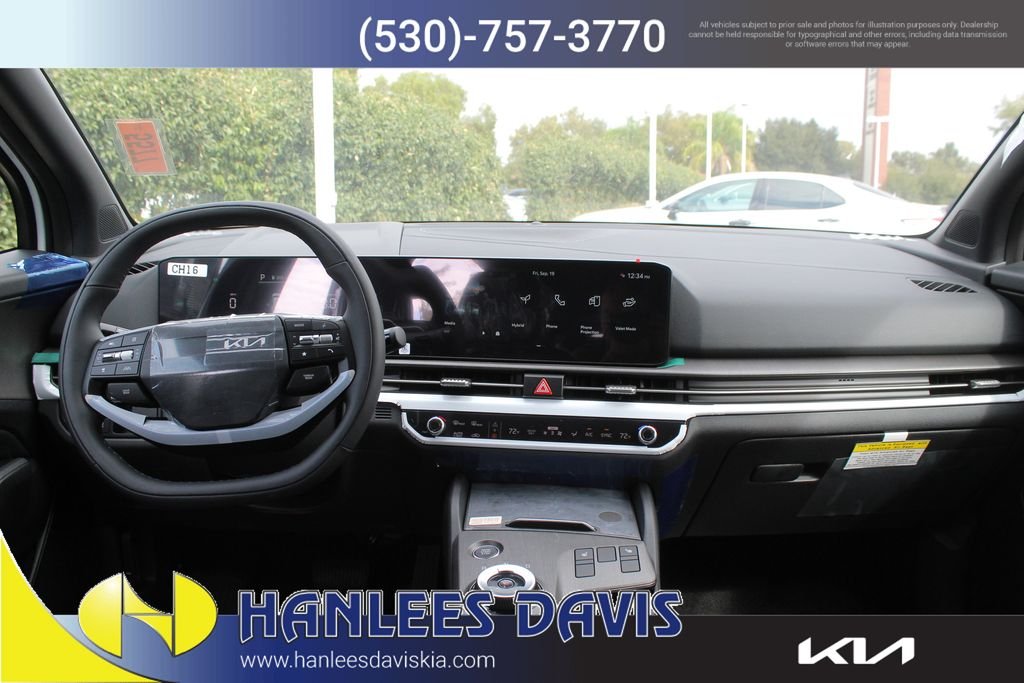 New 2026 Snow White Pearl Kia X-Line image 20