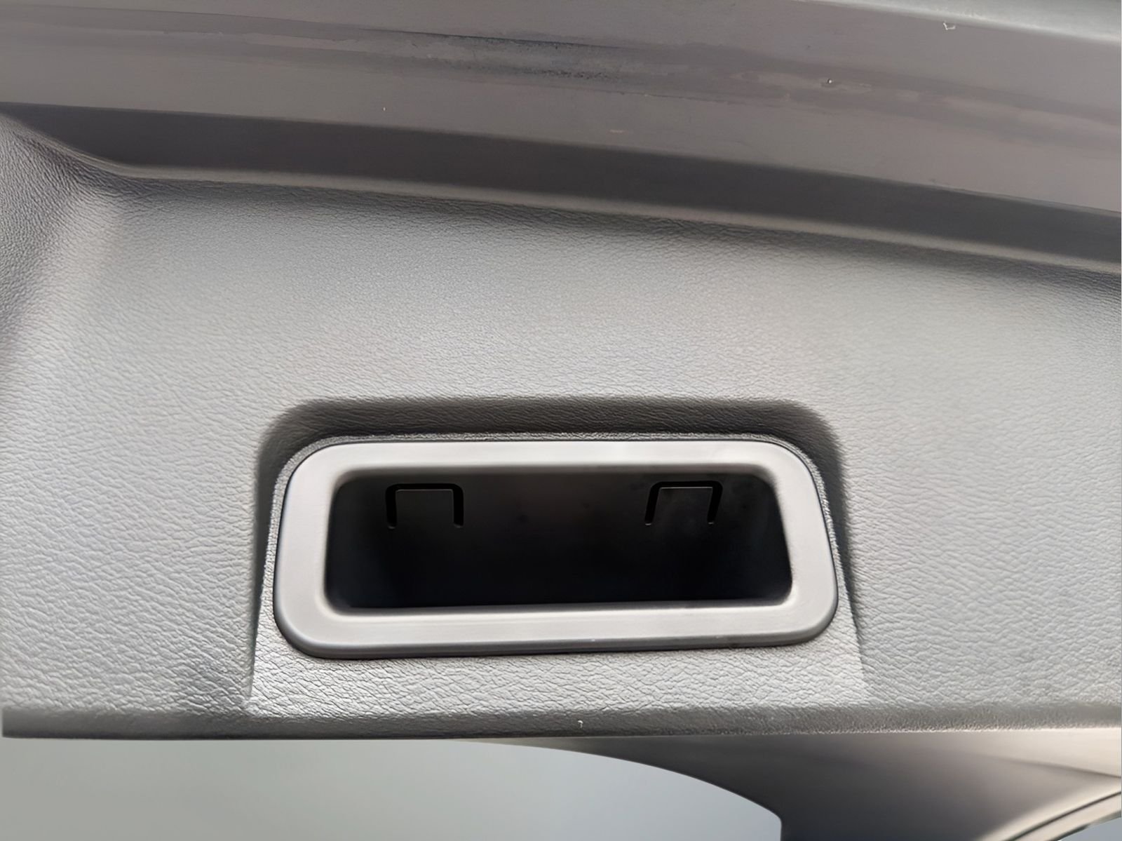 Used 2024 Blue Nissan Platinum image 14