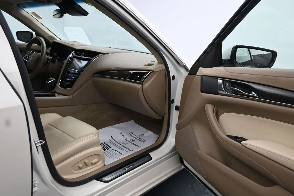 Used 2014 White Cadillac 3.6L Performance image 11