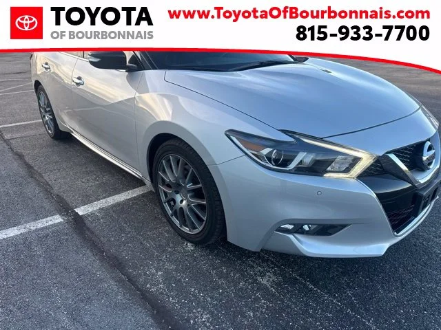 Used 2017 Silver Nissan 3.5 SV image 1
