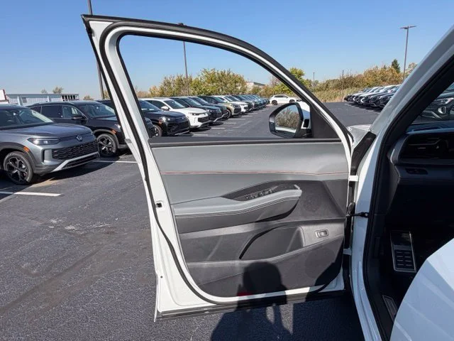 New 2027 Opal White Pearl Volkswagen 2.0T SEL image 14