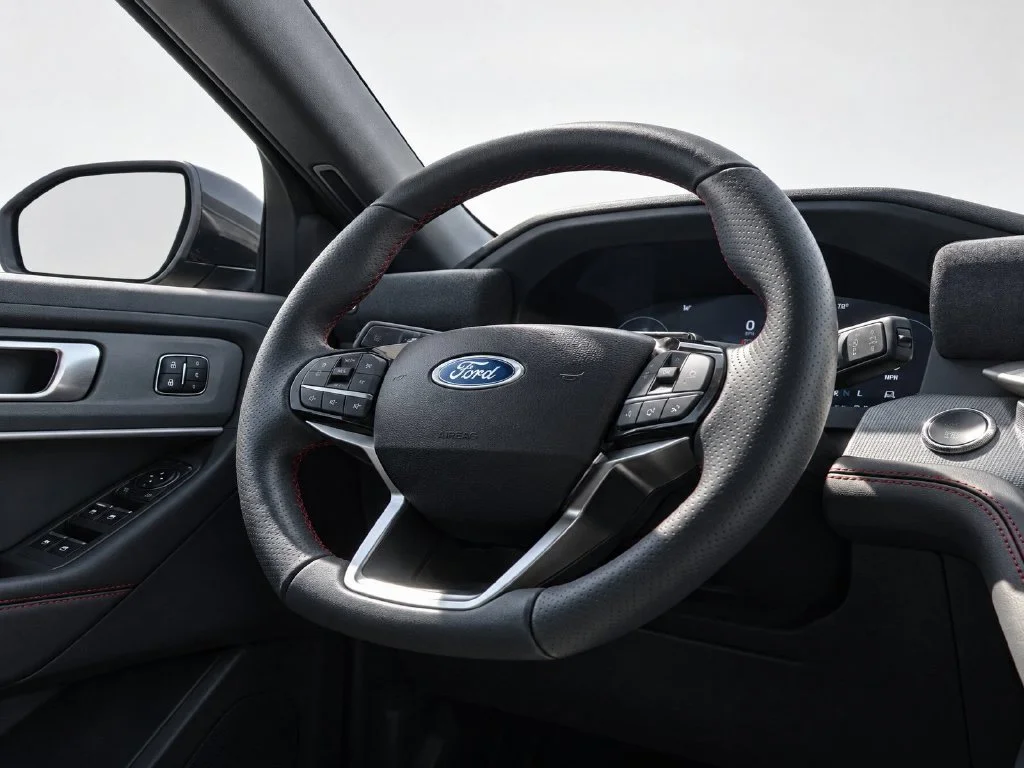 Used 2025 Gray Ford ST-Line image 18