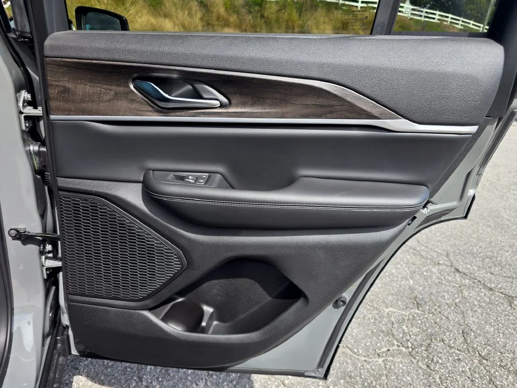 New 2027 Gray Jeep Laredo Altitude image 38