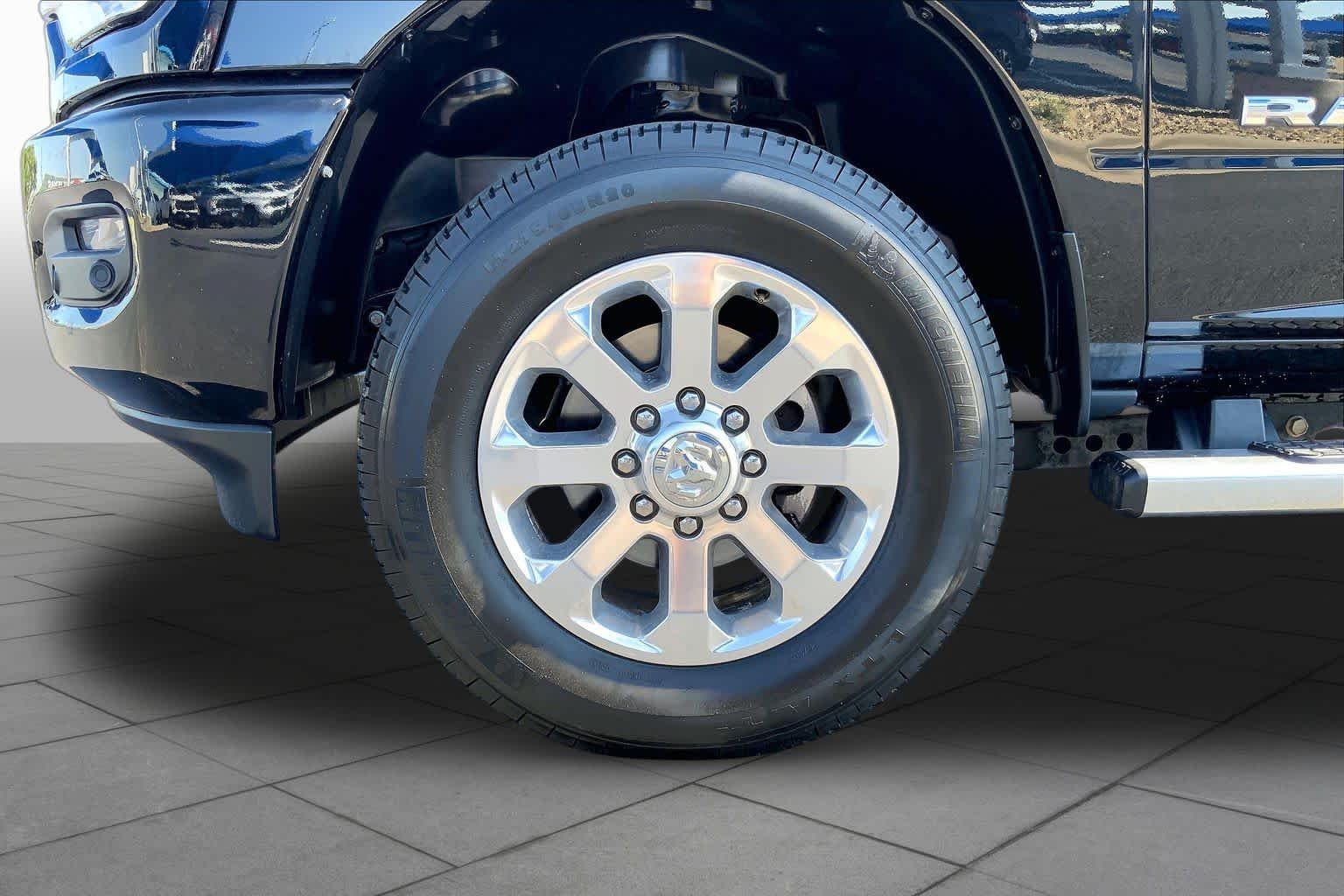 Used 2023 Diamond Black Crystal Pearlcoat Ram Laramie image 10