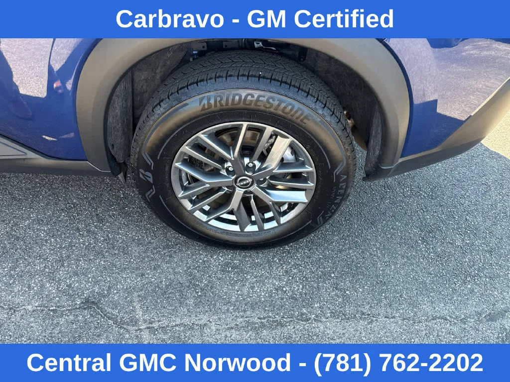 Used 2023 Caspian Blue Nissan S image 9