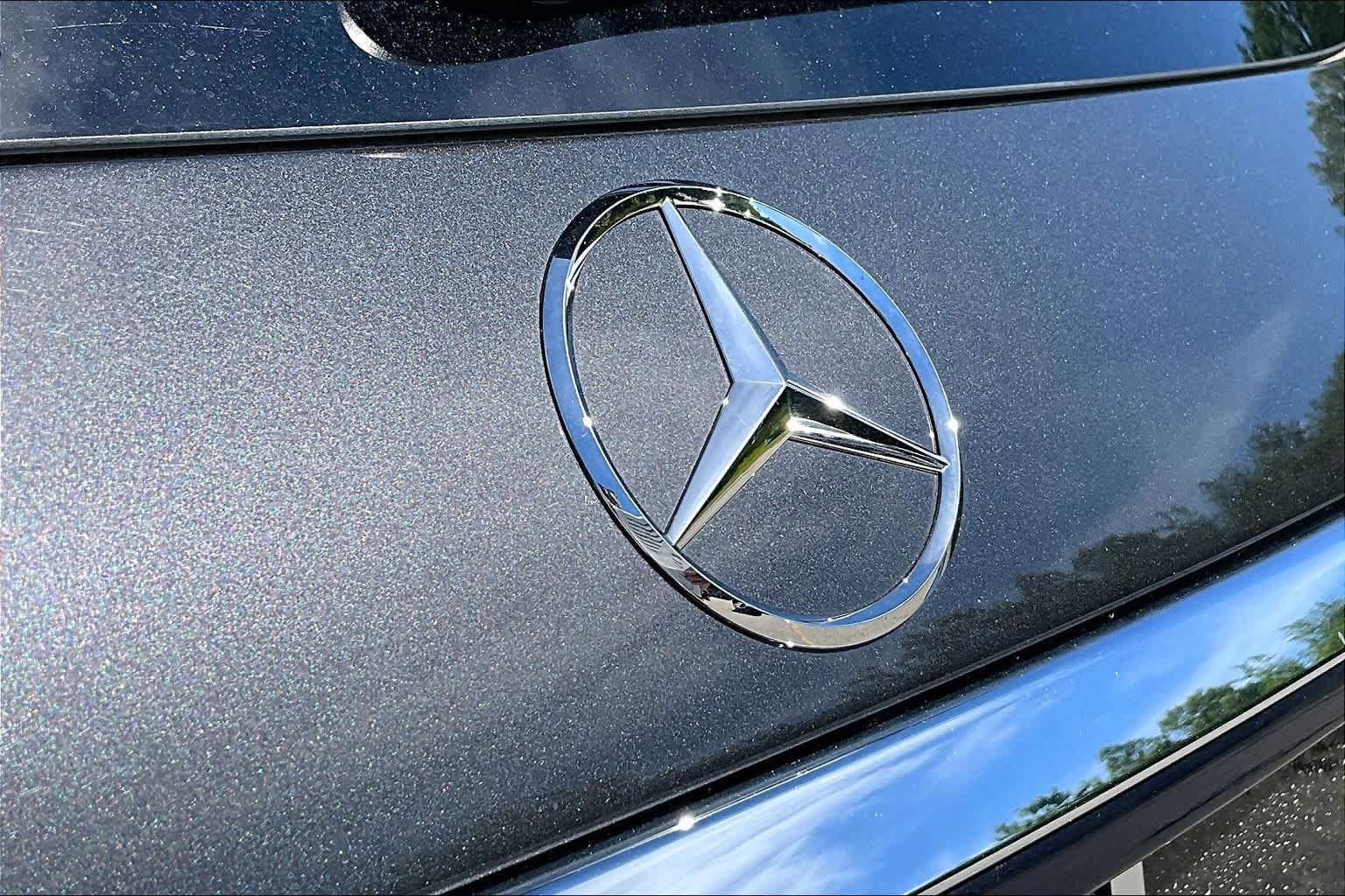 Used 2024 Graphite Grey Metallic Mercedes-Benz GLC 300 image 64