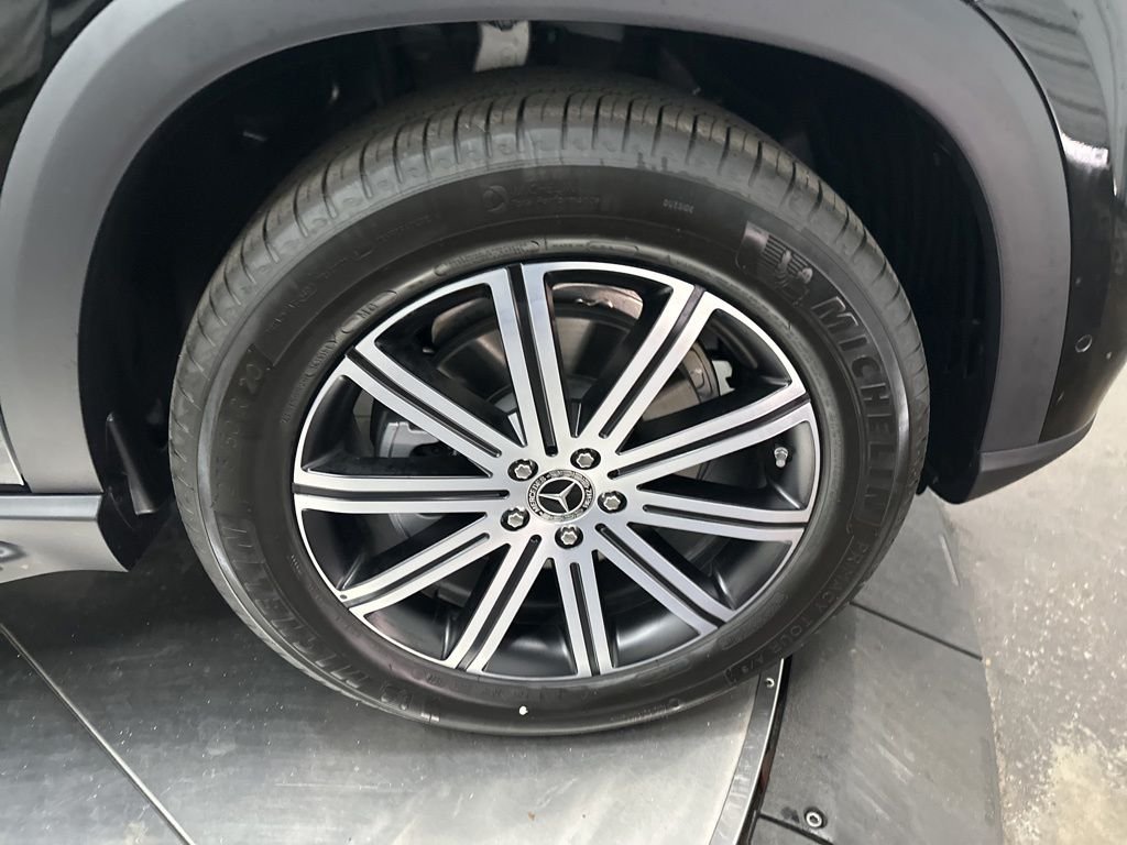 New 2026 Black Mercedes-Benz GLE 350 image 9