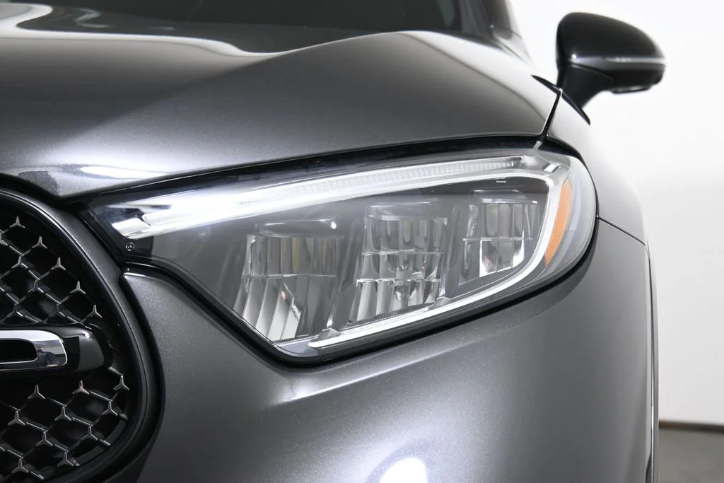 Used 2026 Gray Mercedes-Benz GLC 300 image 10