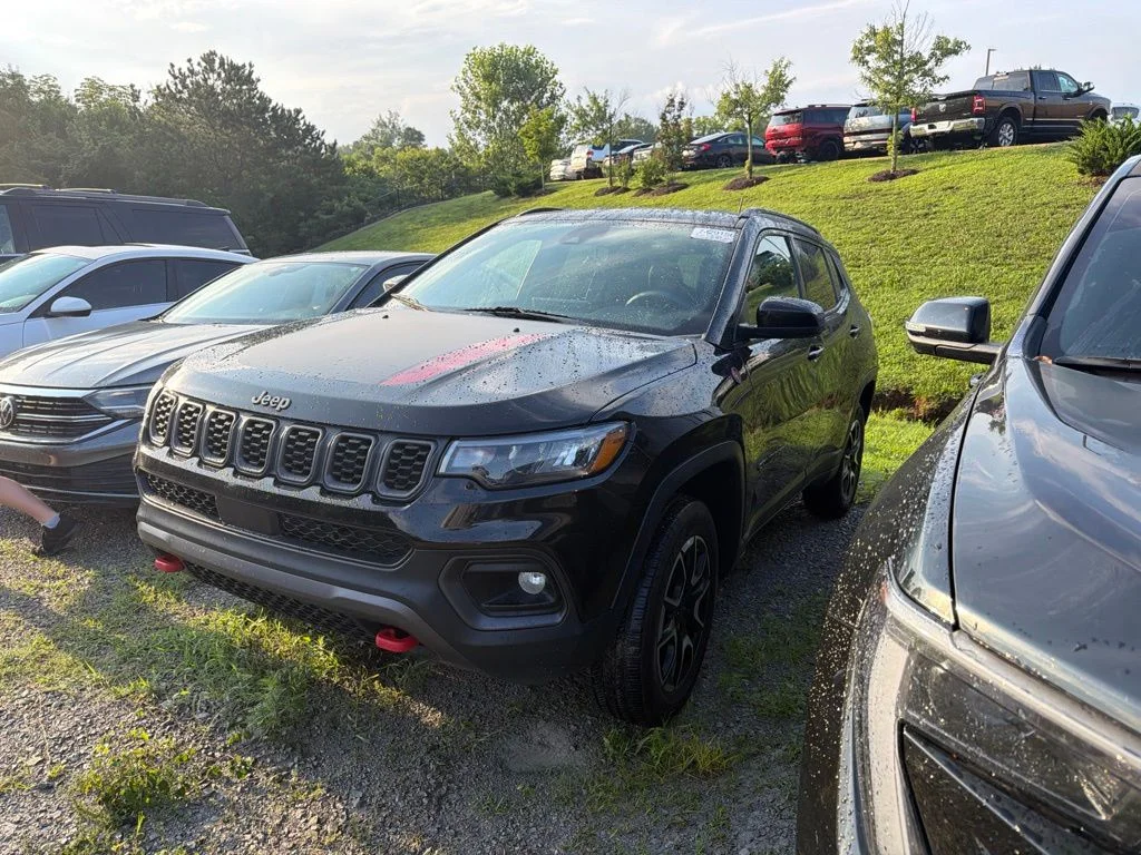 Used 2024 Diamond Black Crystal Pearlcoat Jeep Trailhawk image 1